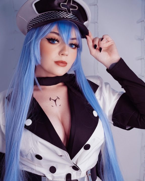 Cosplayer recriou com perfeição a Esdeath de Akame Ga Kill