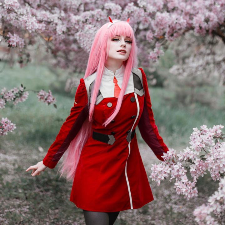 Brasileira fez um lindo cosplay da personagem Zero Two de Darling in The  Franxx - Critical Hits